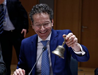 Eurogroup: Ποιες οι παρασκηνιακές διαβουλεύσεις που οδήγησαν στην πολύκροτη συμφωνία;